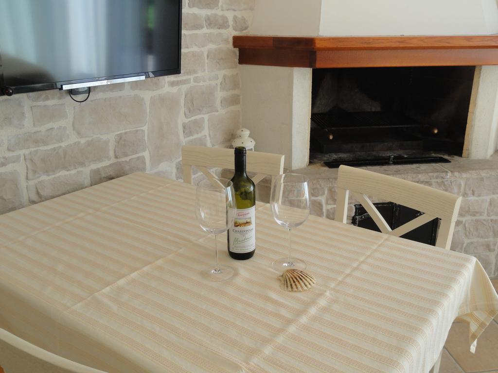 Apartment Lorenzo Pomer Extérieur photo