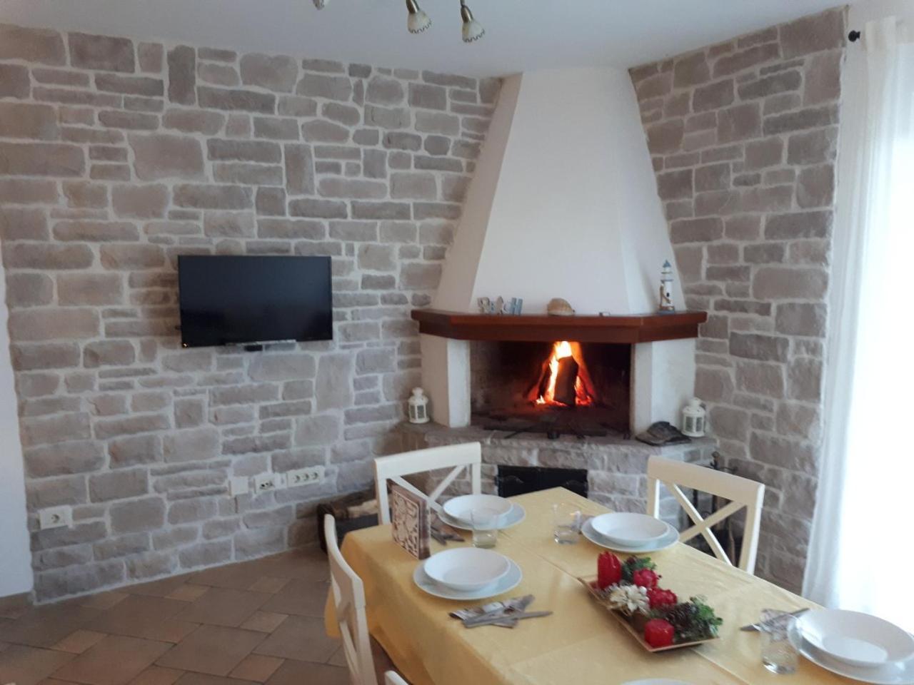 Apartment Lorenzo Pomer Extérieur photo